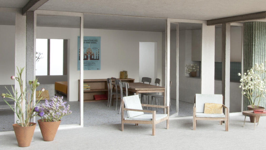 Sicht vom Balkon in die Wohnung