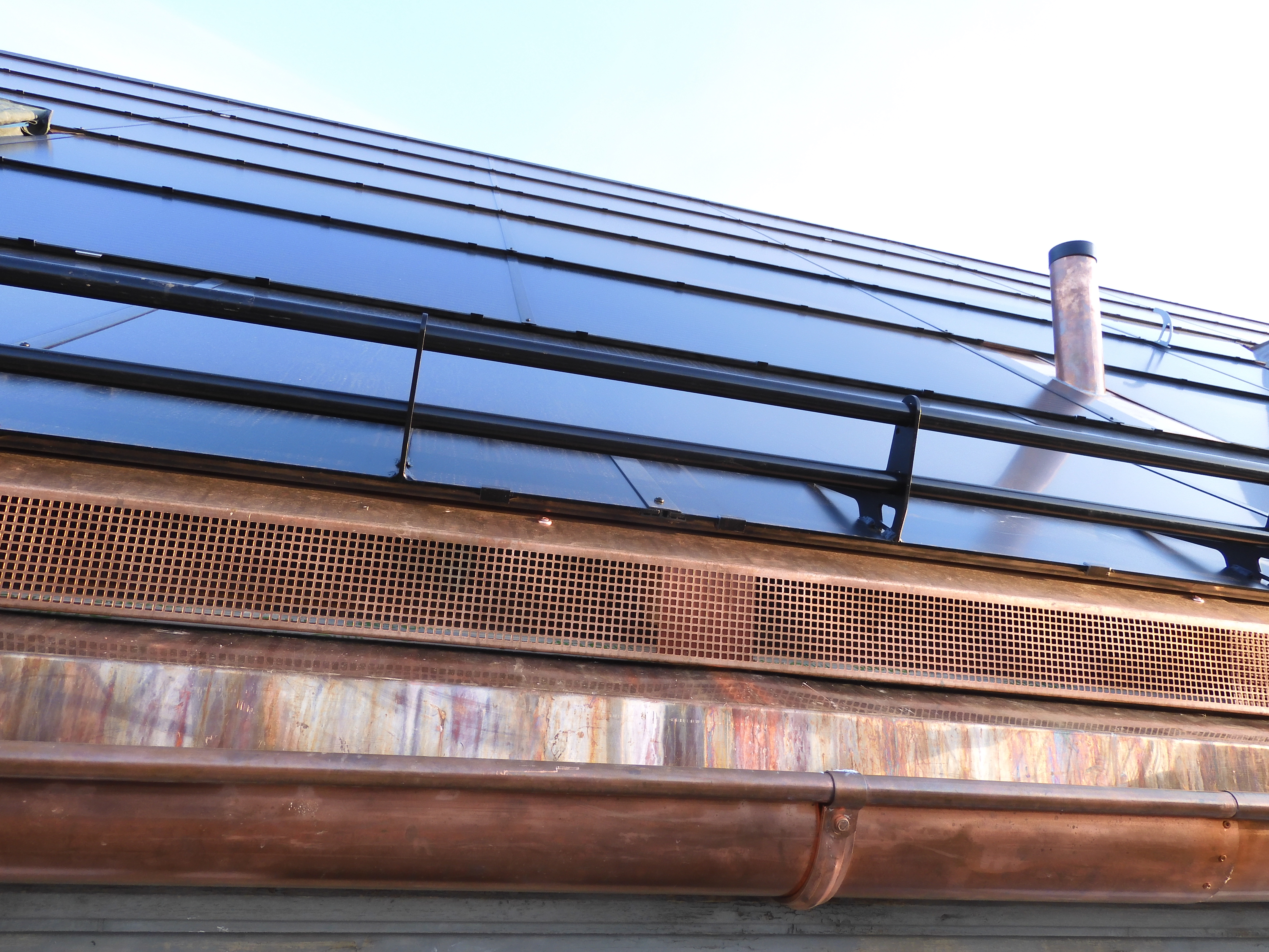 Luftansauggitter Photovoltaikanlage Denzlerstrasse 36